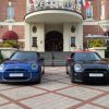 Deux finitions pour deux looks différents de la Mini Cooper SE // Source : Raphaelle Baut pour Numerama