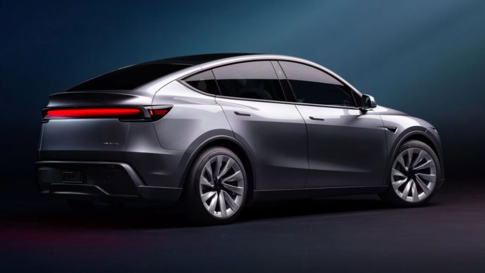 Tesla Model Y avec son bandeau arrière à lumière diffuse // Source : Tesla