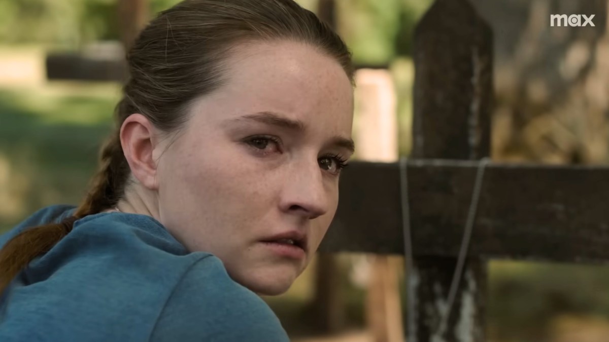 Abby, interprétée par Kaitlyn Dever, dans la saison 2 de The Last of Us. // Source : HBO Max