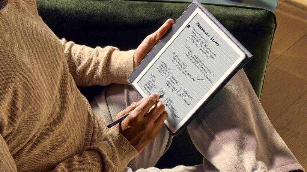 Le Kindle Scribe est d'une taille idéale // Source : Amazon 