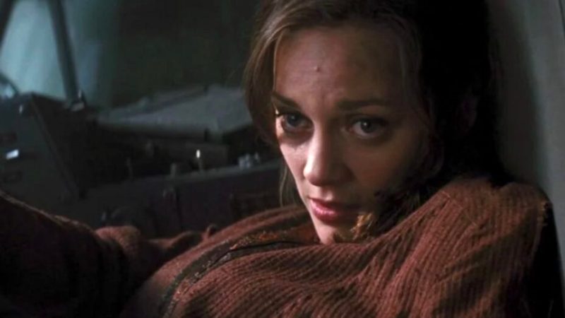 13 ans après, Marion Cotillard assume enfin sa mort ratée dans The Dark Knight Rises