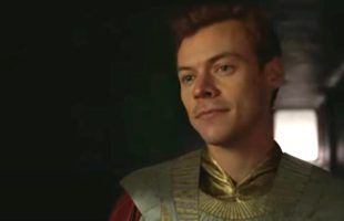 Harry Styles dans un film Marvel // Source : Capture YouTube