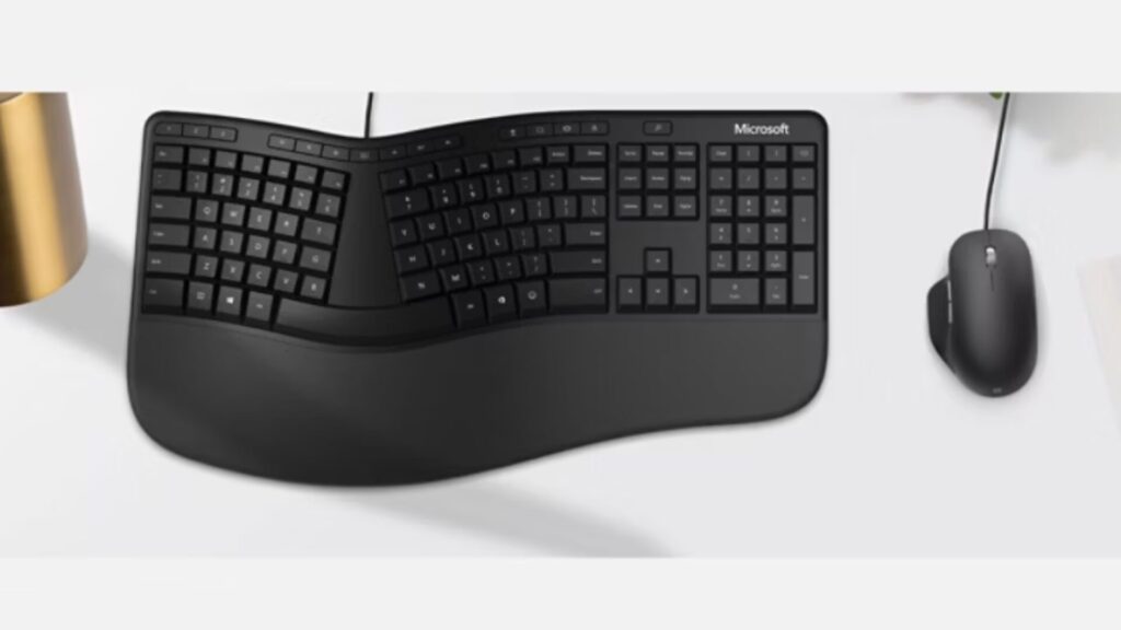 Ensemble clavier Noir et souris filaire ergonomique  // Source : Microsoft