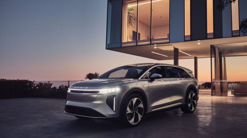 Ce SUV électrique de Lucid booste lui-même sa puissance de recharge