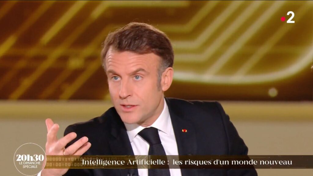 Emmanuel Macron sur France 2 pour parler de l'IA. // Source : France 2