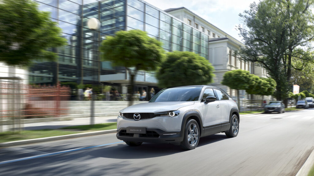Mazda MX-30 &eacute;lectrique // Source : Mazda