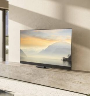 Panasonic TV-65Z95AEG // Source : Panasonic