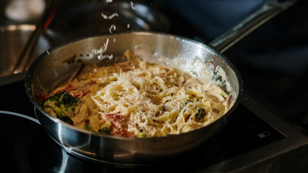 L'inox est un allié de votre cuisine. // Source : Pexels