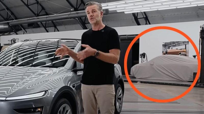 Quel est ce mystérieux modèle bâché dans la dernière vidéo de Tesla ?
