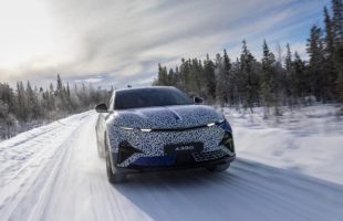 L'Alpine A390 (2025) pendant ses tests hivernaux // Source : Alpine