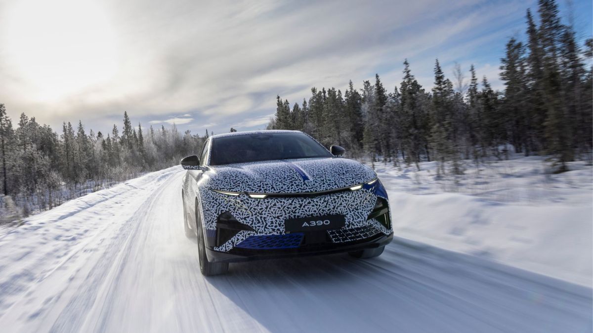 L'Alpine A390 (2025) pendant ses tests hivernaux // Source : Alpine