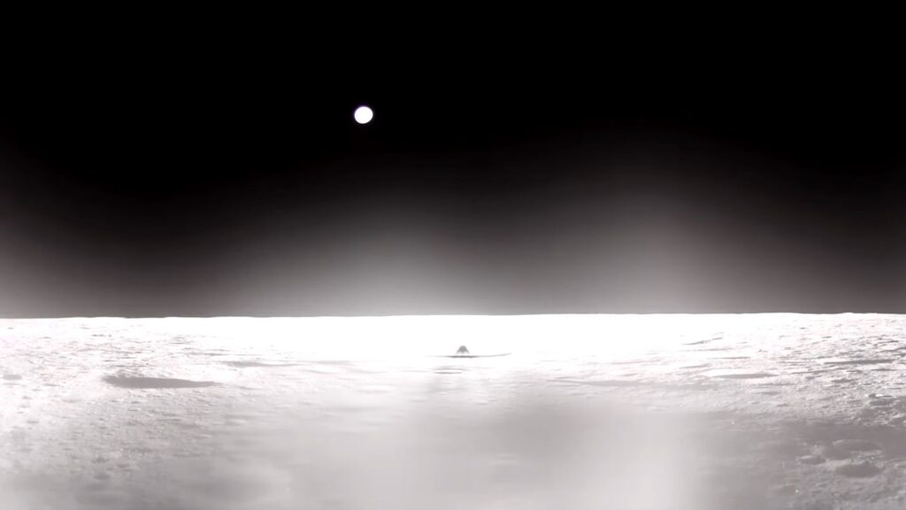 La matière lunaire éjectée vers l'espace durant l'atterrissage de Blue Ghost. // Source : Capture Youtube Firefly Aerospace