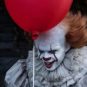 Bill Skarsgård dans le rôle de Grippe-Sou dans Ça // Source : Warner Bros / Brooke Palmer