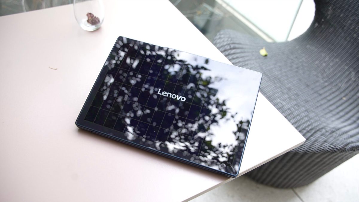 Lenovo Yoga Solar PC Concept // Source : Numerama