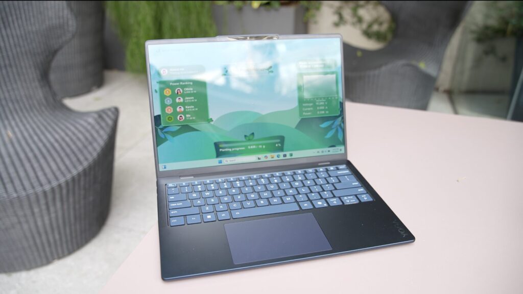 Lenovo Yoga Solar PC Concept // Source : Numerama