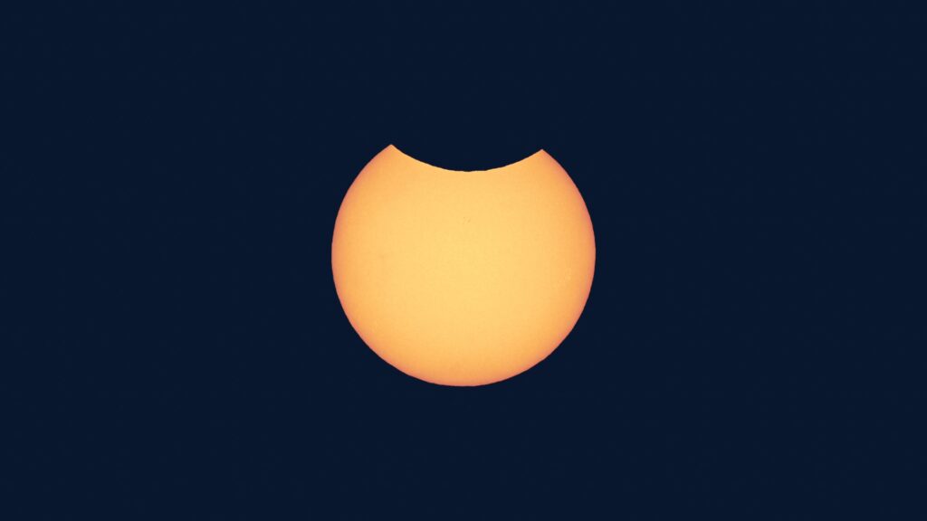 Éclipse solaire. // Source : Canva