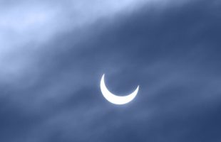 Éclipse solaire. // Source : Canva Éclipse solaire. // Source : Canva