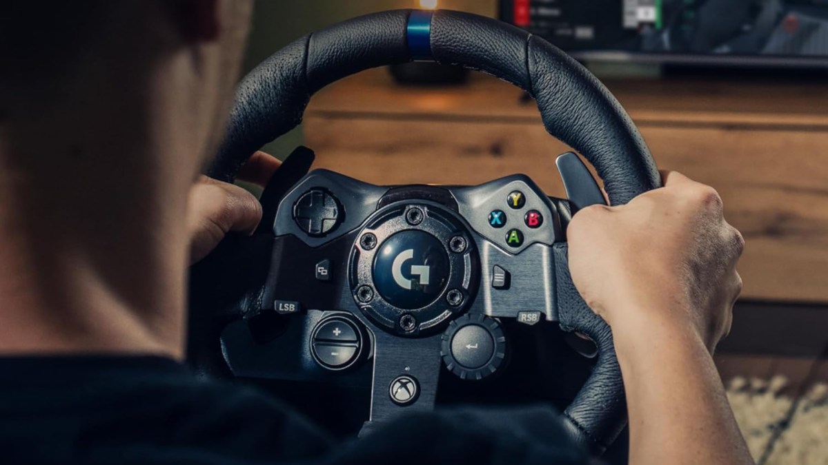 Logitech G923 // Source : Numerama