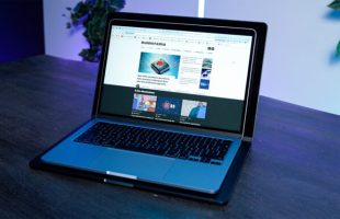 Apple MacBook Air M4, refroidi passivement // Source : Nino Barbey / Numerama