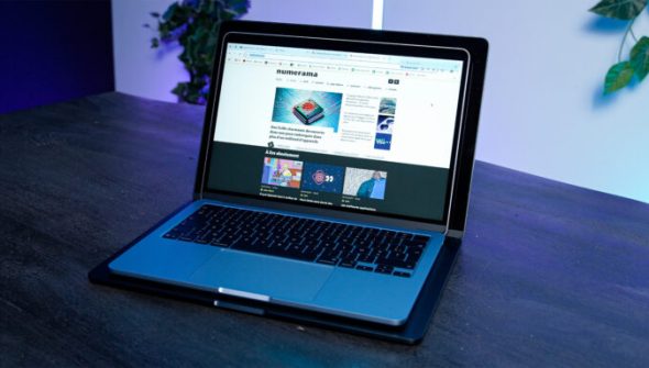 Apple MacBook Air M4, refroidi passivement // Source : Nino Barbey / Numerama