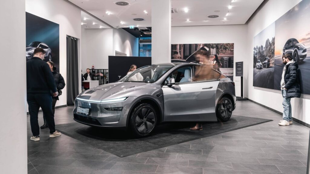 Nouveau Model Y dans un centre commercial de Berlin // Source : Tesla europe