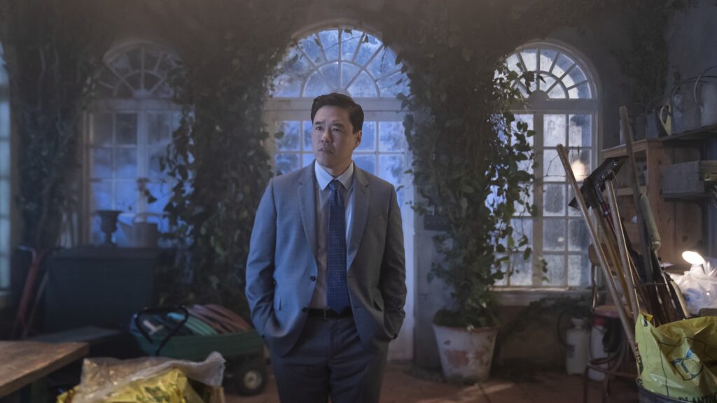 Randall Park dans La Résidence // Source : Jessica Brooks/Netflix