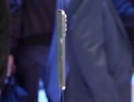 Au MWC de Barcelone, le Galaxy S25 Edge était exposé sous cette forme. Impossible de le toucher.
