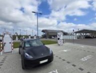 Une recharge chez Ionity pour cette Tesla Model Y // Source : Bob JOUY pour Numerama