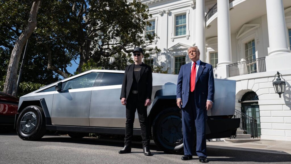 Trump achète une Tesla à la Maison Blanche // Source : White House sur X (Twitter)