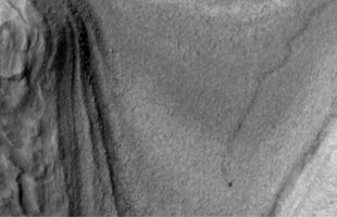 Curiosity sur Mars, détail. // Source : NASA/JPL-Caltech/University of Arizona