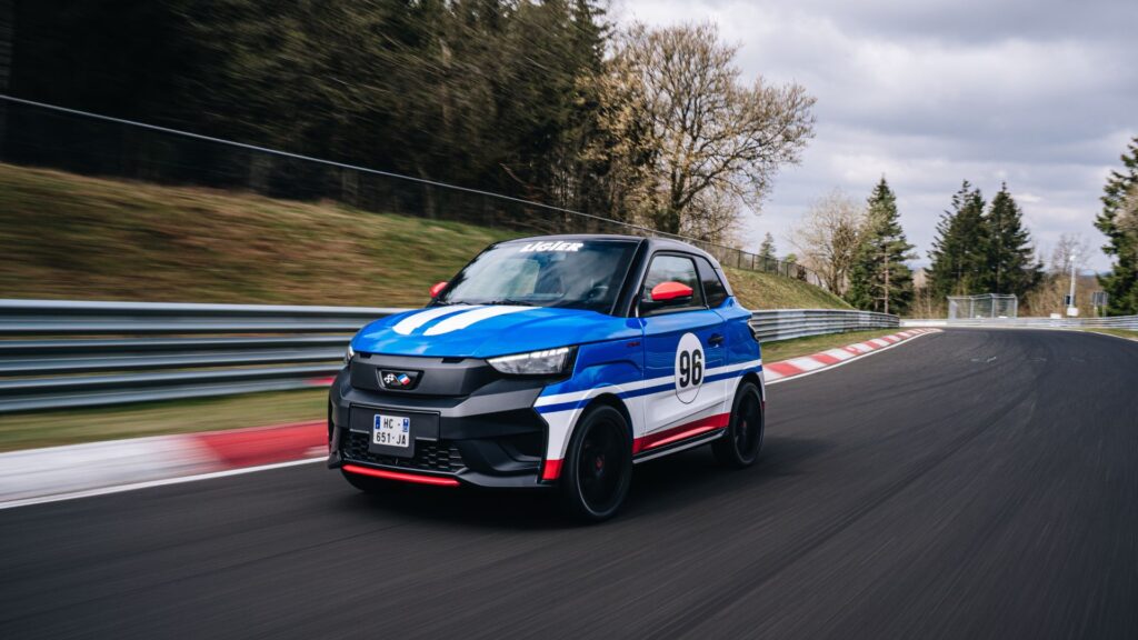 La voiture sans permis Ligier JS50 a &eacute;tabli un record sur le circuit du N&uuml;rburgring // Source : Ligier