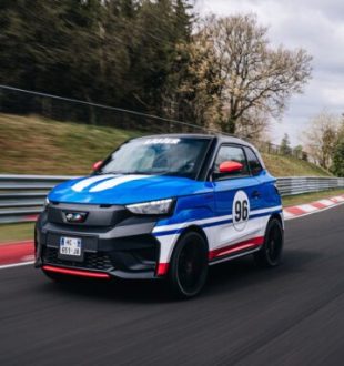 La voiture sans permis Ligier JS50 a établi un record sur le circuit du Nürburgring // Source : Ligier