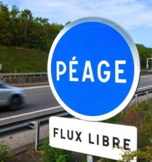 Panneau péage Flux Libre // Source : Sanef