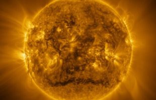 Le Soleil vu par Solar Orbiter. // Source : ESA & NASA/Solar Orbiter/EUI Team, E. Kraaikamp (ROB)