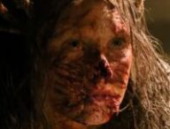 Un stalker (rôdeur) en live-action dans la série... notre pire cauchemar devenu réalité. // Source : HBO Max