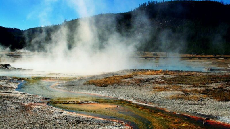 Yellowstone : pourquoi le supervolcan le plus redouté du monde reste endormi