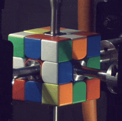 C'est tellement rapide que le Rubik's Cube se déforme // Source : Université de Purdue C'est tellement rapide que le Rubik's Cube se déforme // Source : Université de Purdue
