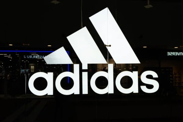 Adidas, une nouvelle fois touchée par une fuite de données chez un prestataire externe. Adidas, une nouvelle fois touchée par une fuite de données chez un prestataire externe.