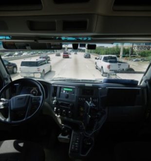 La cabine du camion sans pilote d'Aurora // Source : Aurora