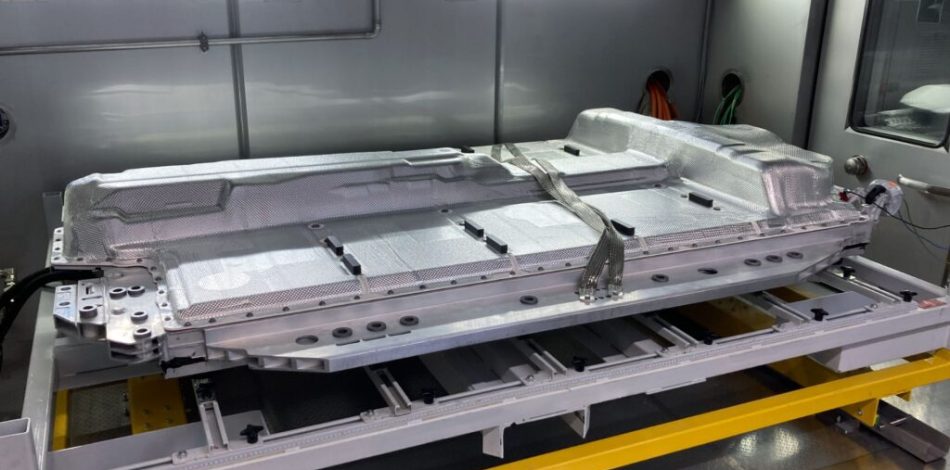 BMW teste une i7 équipée d'une batterie solide // Source : BMW