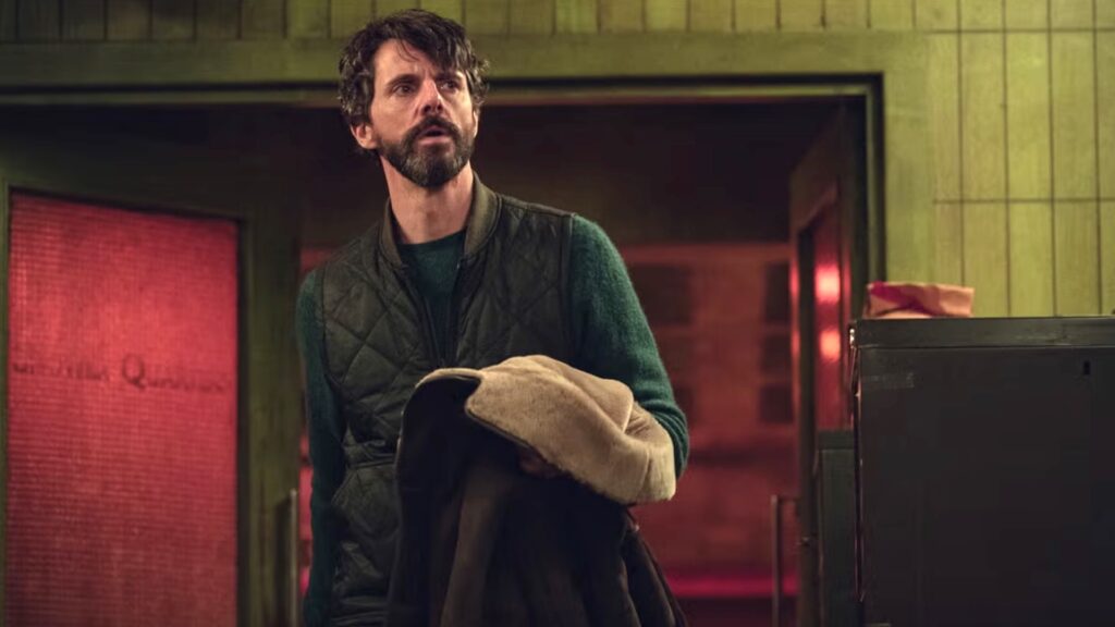 Matthew Goode dans Les Dossiers Oubliés // Source : Netflix