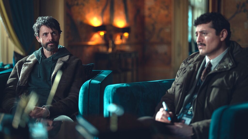 Carl Morck en compagnie d'Akram, un enquêteur aux méthodes bien particulières // Source : Netflix