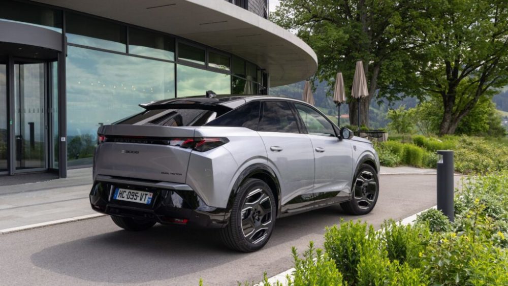 Le Peugeot E-3008 Dual Motor AWD de 325 ch à l'essai // Source : Peugeot