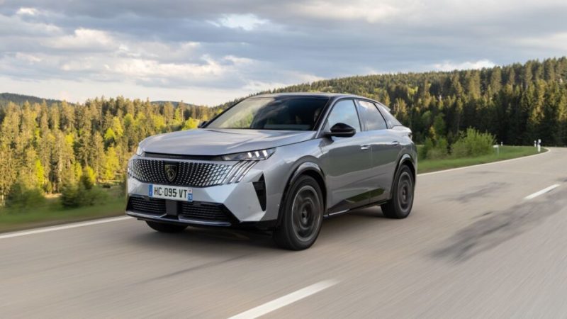 Essai Peugeot E-3008 Dual Motor : un deuxième moteur pour effacer son plus gros défaut ?