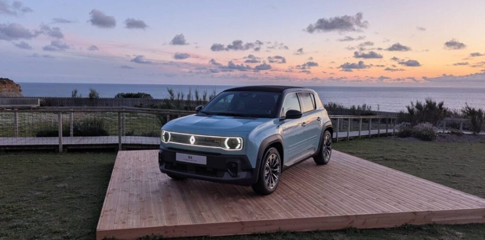 Nouvelle calandre lumineuse pour Renault 4 // Source : Raphaelle Baut pour Numerama