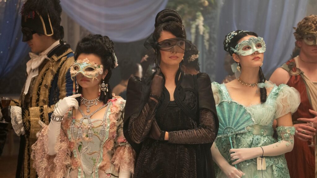 Lady Araminta Gun, entourée de ses deux filles // Source : Netflix