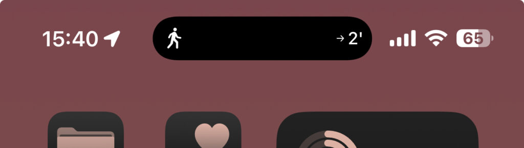 Les notifications interactives apparaissent aussi dans la Dynamic Island des iPhone 14. Les notifications interactives apparaissent aussi dans la Dynamic Island des iPhone 14.