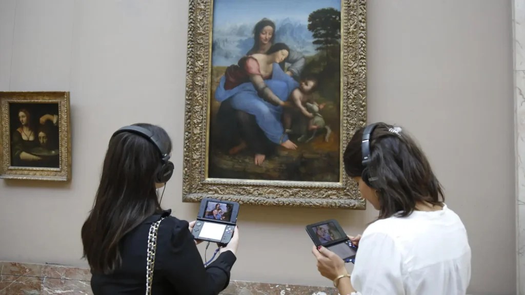 Les audioguides au Louvre sont des 3DS // Source : Musée du Louvre Les audioguides au Louvre sont des 3DS // Source : Musée du Louvre