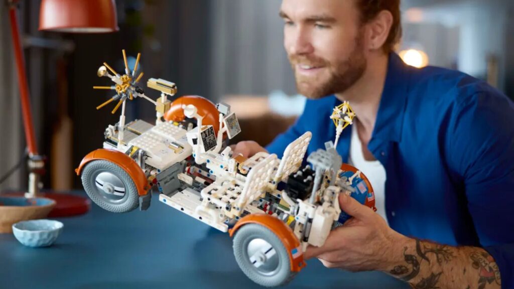 Le Véhicule d’Exploration Lunaire lego // Source : Lego Le Véhicule d’Exploration Lunaire lego // Source : Lego