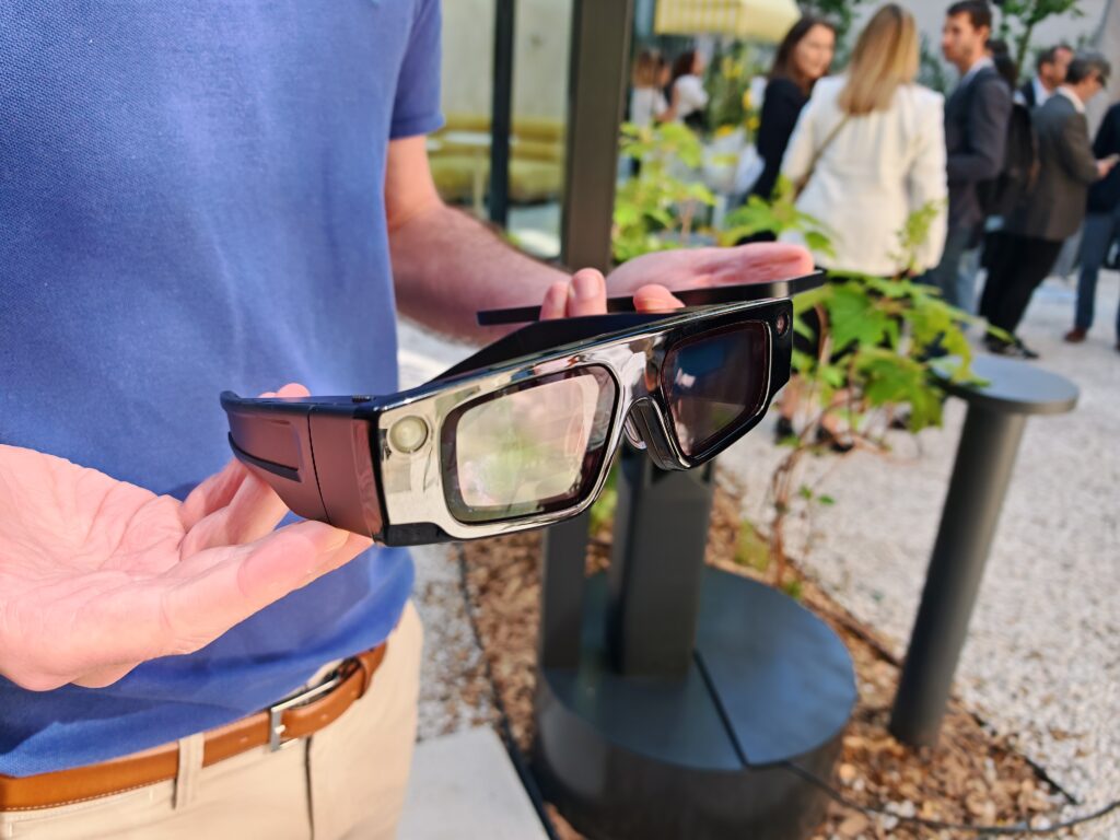 Les lunettes Spectacles 5 de Snapchat // Source : Numerama Les lunettes Spectacles 5 de Snapchat // Source : Numerama